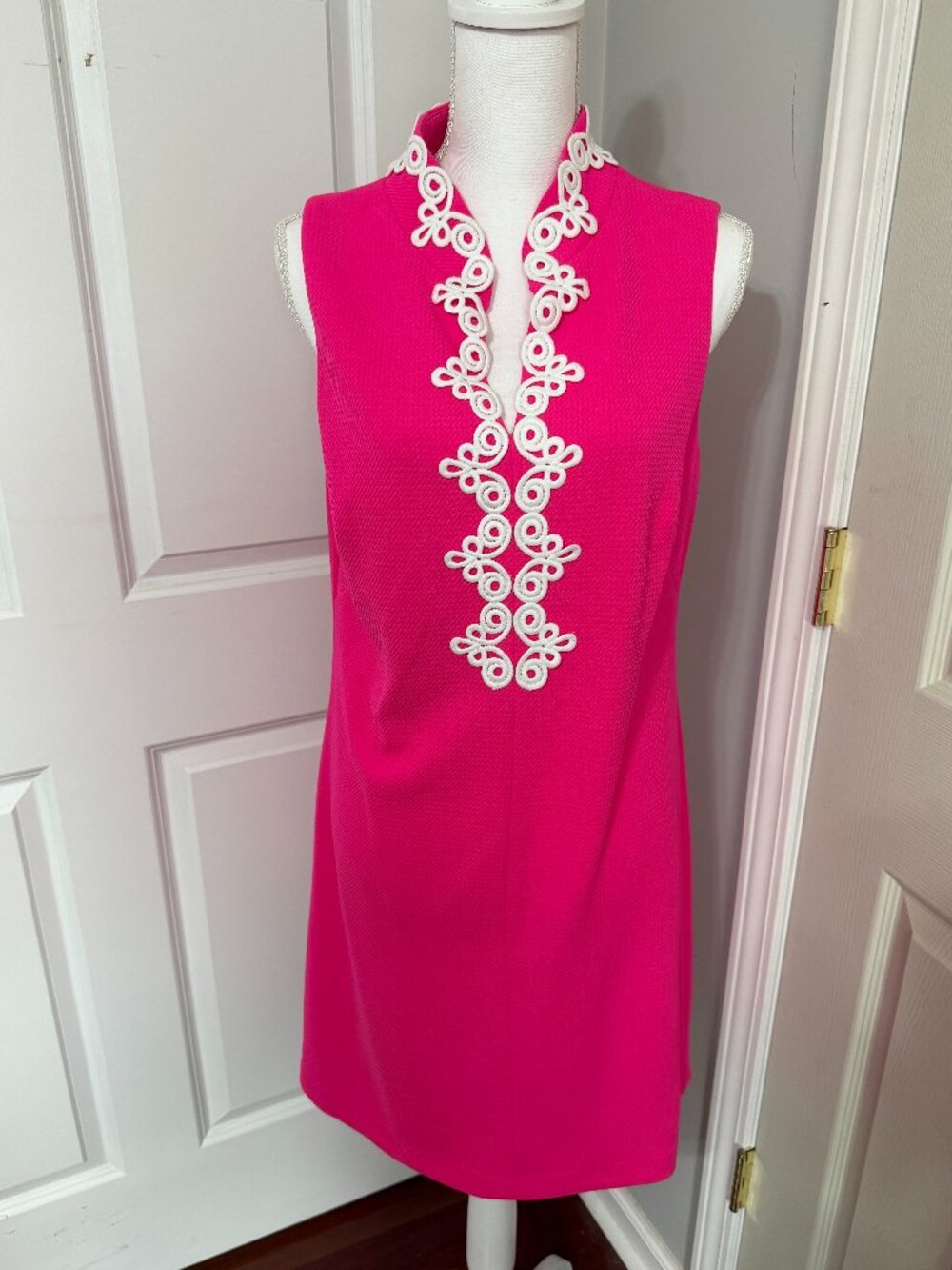 Jessica Howard Hot Pink Sleeveless Shift Dress Size 12 White Soutache Trim